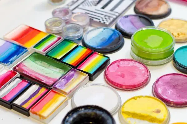 How To Make Body Paint: 3 Easy DIY Recipes